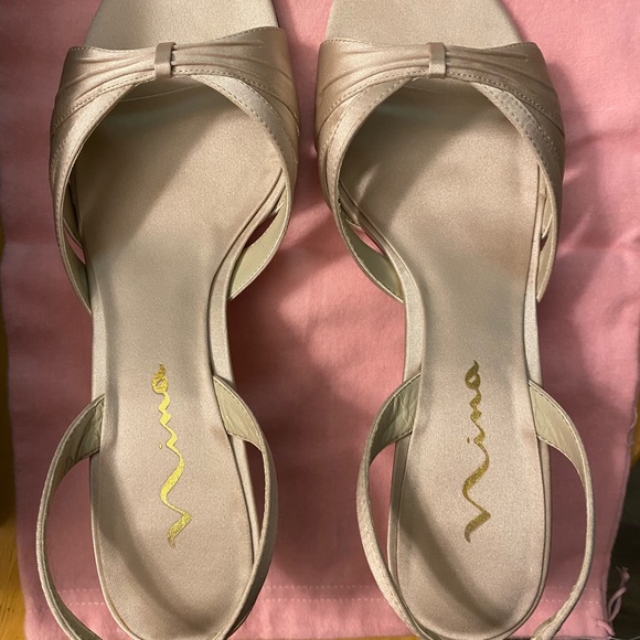 Nina champagne satin formal heel - Picture 3 of 8